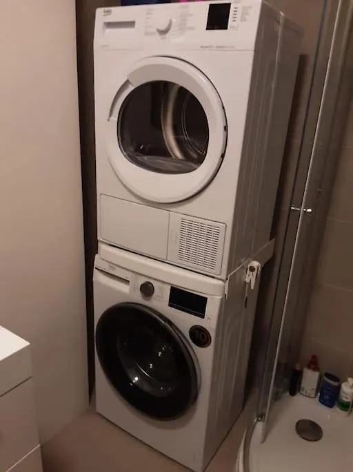アパート Luxurious 2 Bedroom Appartment アントウェルペン