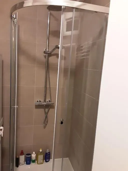 アパート Luxurious 2 Bedroom Appartment アントウェルペン ベルギー